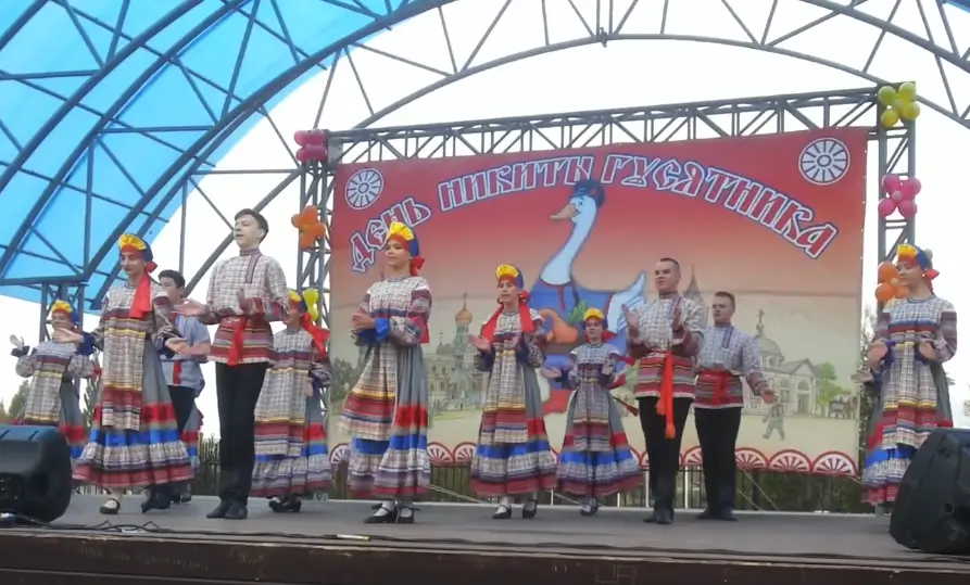 Выступления молодых коллективов на концерте в День Никиты Гусятника в Гусь-Хрустальном
